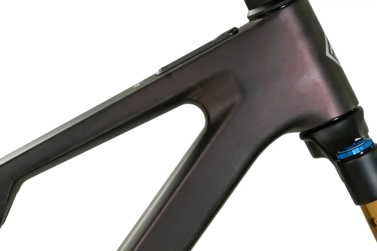 Megamo Reason AIR CRB 07 Avinox M2S 2027 Garnet UD